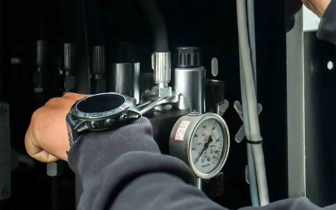 Maintenance d’un système hydraulique sur une machine industrielle